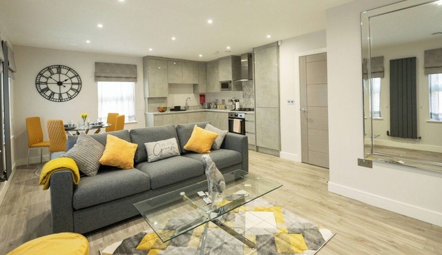 Premium 2-Bed, 2-Bath Apartment by KSA