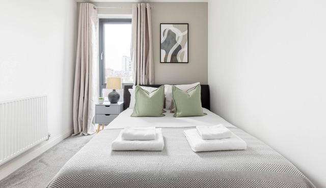 Premium 2 Bed Flat near Colindale Station