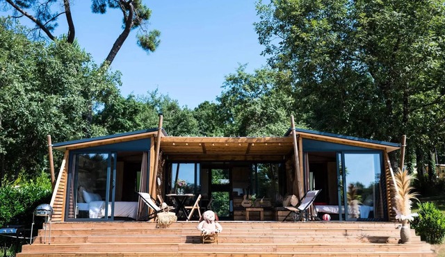 Premium 2-bedroom 2-bathroom chalet facing the pond 4 people