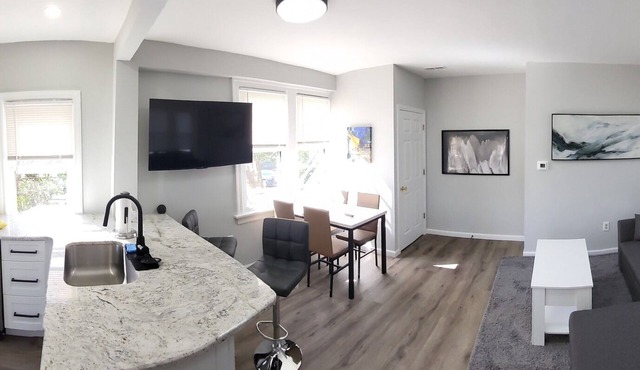 Premium 2BR+Workspace, Near 5 Hospitals & Ctr City