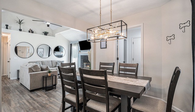 Premium 3-bedroom home, 920 Mbps, Fenced Yard, EV Charger.