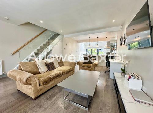 Premium 3BR House, French Doors and Private Garden