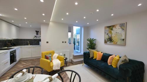 Premium 4 bedroom with Balcony near Central London