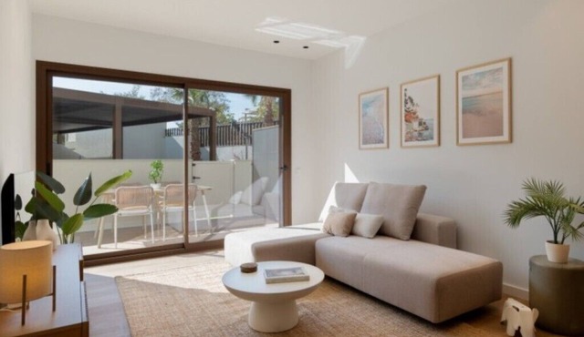 Premium Apartment with Terrace, King + Queen