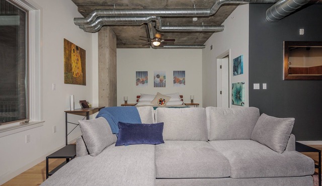 Premium Boulder Stay:Relax & Explore. Loft w Secure Access, Wifi, All Amenities