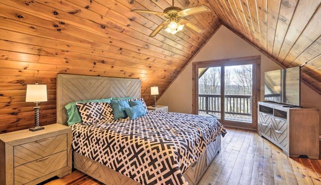 Premium Cabin and Suite Peaceful Poconos Stay Near Skiing