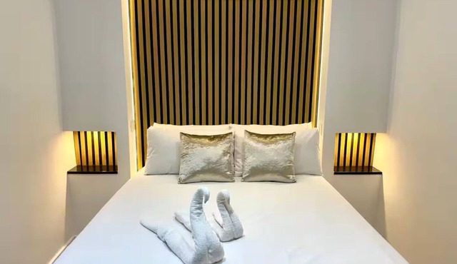 Premium Central appartment Las Ramblas: 4 Beds and baths, 9 guests