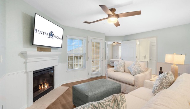 Premium Condo with Table Rock Lake Access, Community Outdoor Pool, Mini Golf & Free Daily Tickets