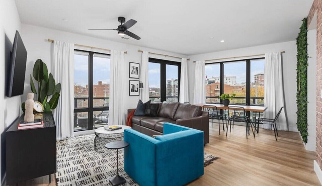 Premium Condo with Huge Patio, near Vanderbilt & Downtown