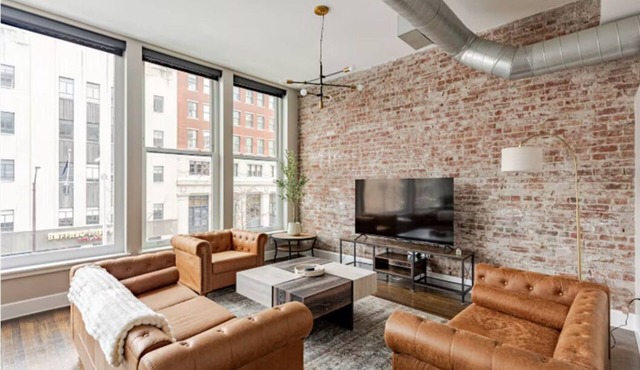 Premium Downtown Indy 1BR Walk to Dining Nightlife and Sports