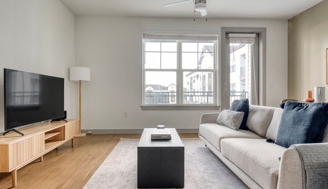 Premium East Austin 1BR w/ Pool, Gym & W/D, nr downtown, by Blueground