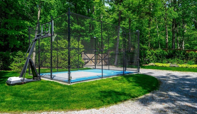 Premium family lakefront escape; 2 cottages, sandy shoreline, hot tub and more!
