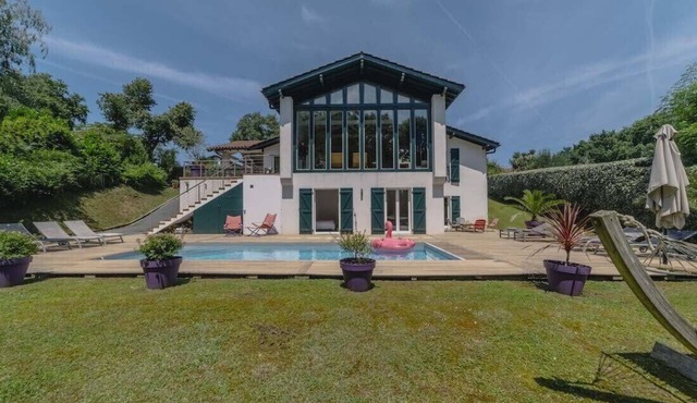 Premium house St Jean de Luz, heated pool