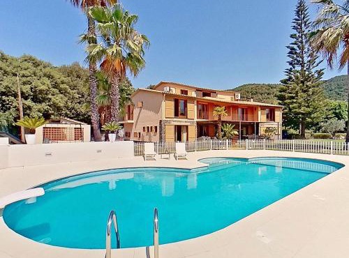 Premium Habitat Can Ferrer