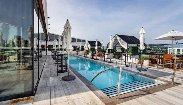 Premium hotel inspired condo in the heart of downtown Toronto