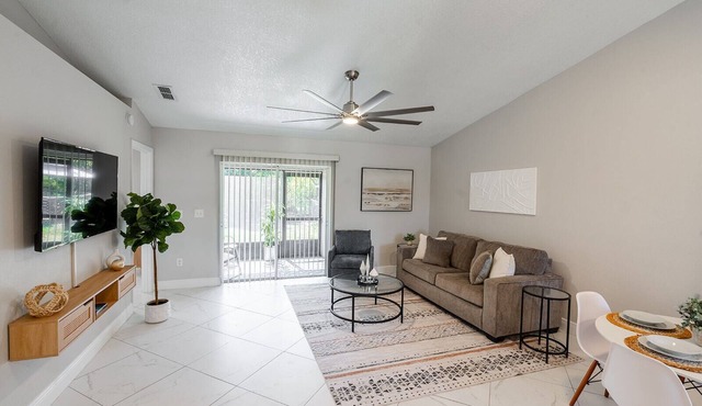 Premium Lake Wales Getaway!