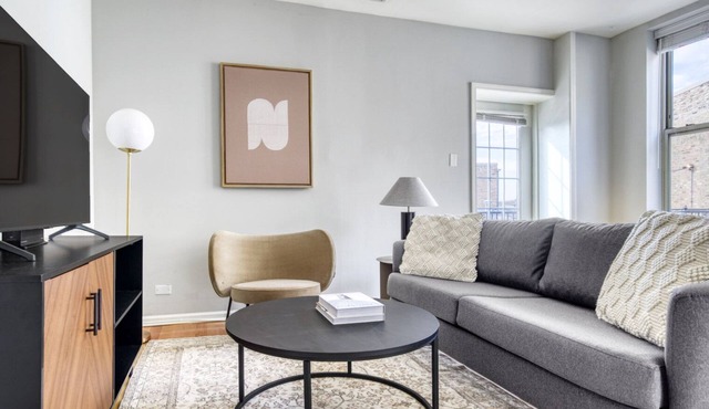 Premium Lakeview 2BR w/Patio, W/D, walk to Wrigley Field, by Blueground