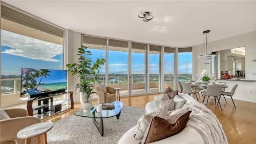 Premium Longboat Key Living