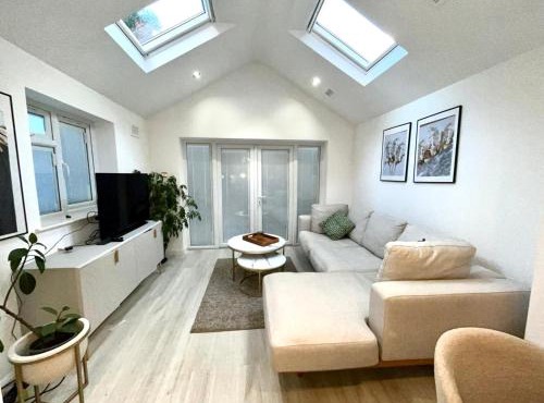 Premium Luxury Two-Bedroom Stay in the Heart of Chiswick