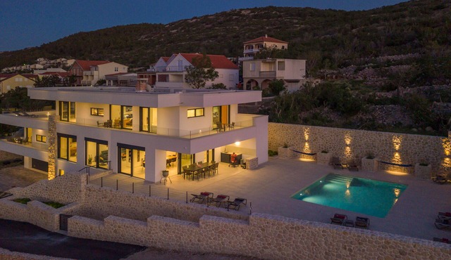 Premium Luxury villa Sea Star with breathtaking view near the sea + big pool