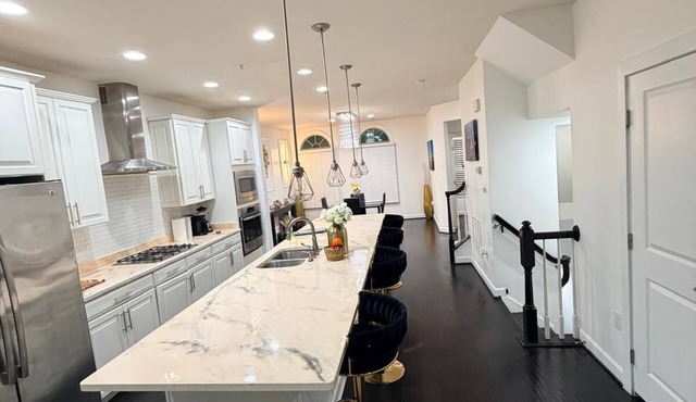 Premium Modern Luxe Retreat Near BWI & Arundel Mills