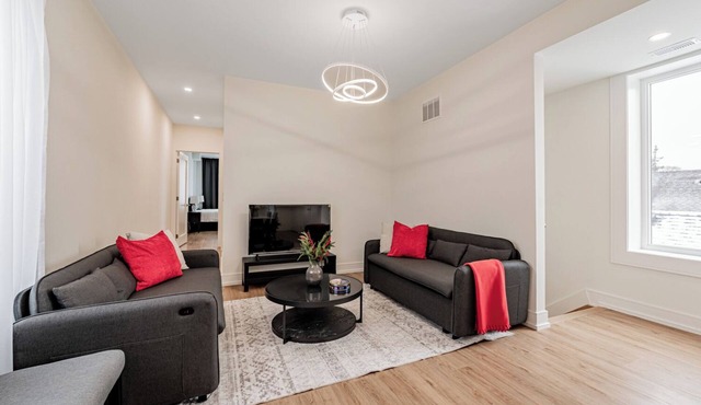 Premium new-build 3 BD,3 bath Apartment