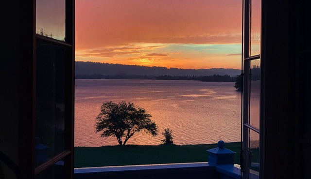 Premium panoramic vacation apartment directly on Lake Kochelsee in Kochel am See