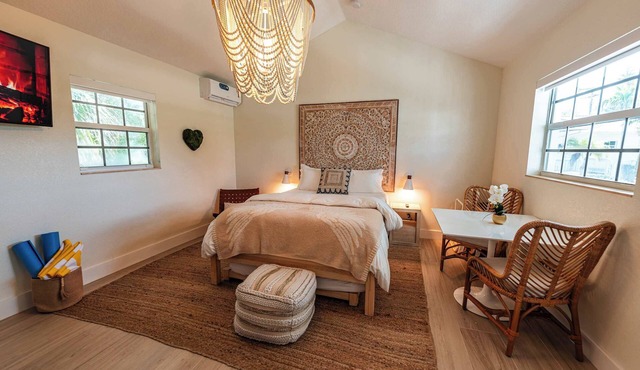 Premium Queen Coastal Kitchen Suite