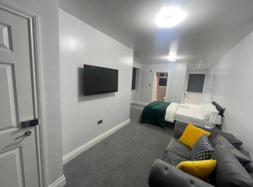 Premium studio flat rental