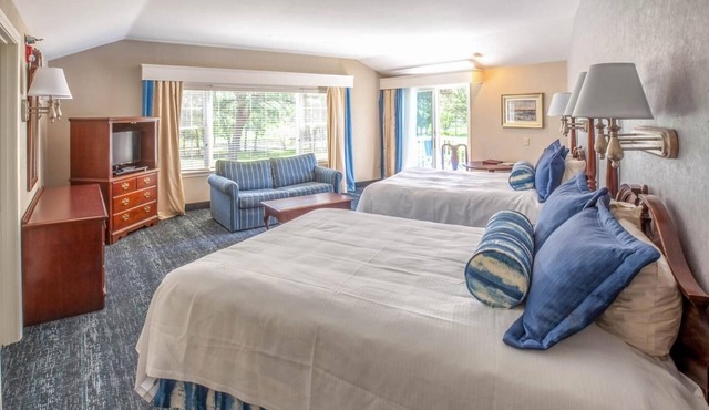 Premium Suite 2 Queens at Blue Rock Resort, Outdoor Pool, Golf Course Nearby