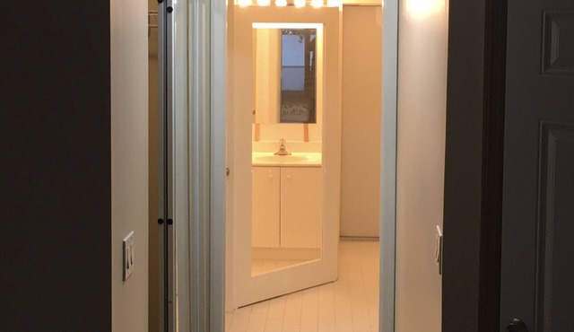 Premium Suite for Long Term Stay in quiet neighborhood. Move in with suitcase!