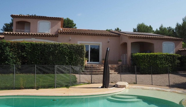 Premium villa with garden and pool, Lambesc