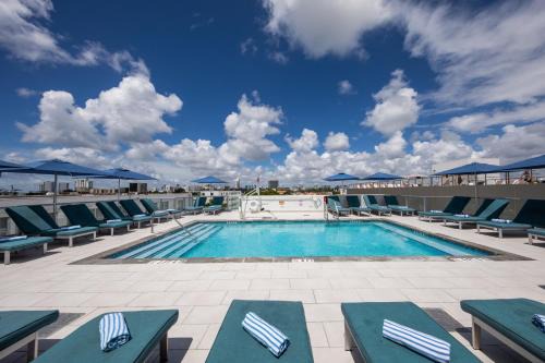 President Hotel Villa