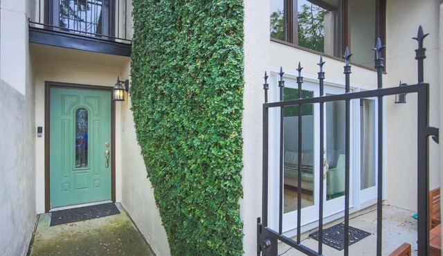 President's Retreat by Lucky Savannah