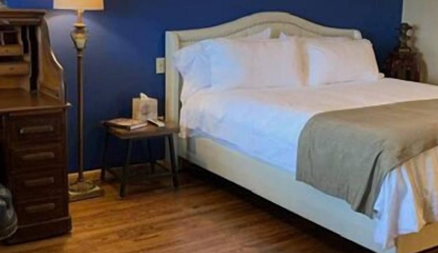 Presidential Suite - Rm. 205