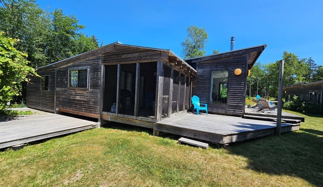 Pressey Woods - Wooded, Main and Guest House