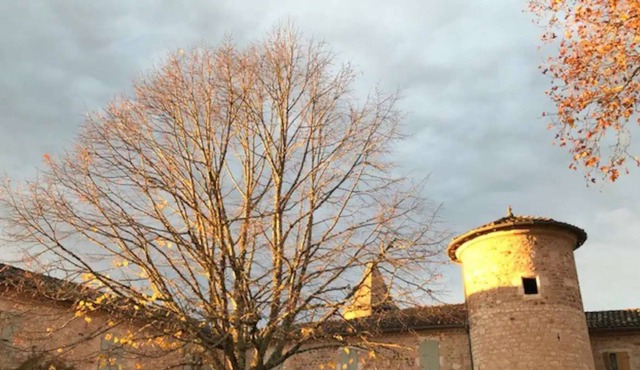 Prestige flat in a 17th century castle - PRM