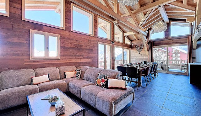 Prestige 4* chalet near slopes, spa, pets allowed