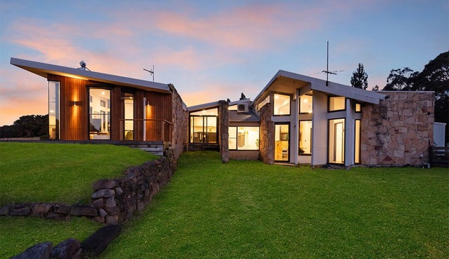 Prestige Farm Stay ~ Pool & Foosball ~ Yard