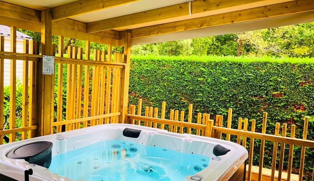 Prestige mobile home with jacuzzi and terrace