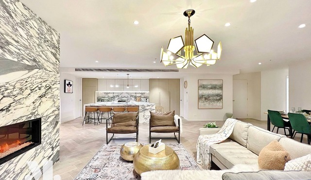 Prestige Opéra 5bed Penthouse w/Albert Park Lake & City Skyline Views