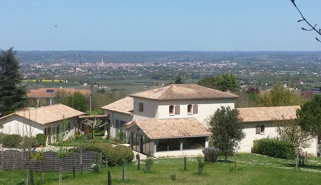 Prestige villa in MONBAZILLAC 6Km BERGERAC Heated swimming pool Sauna Indoor/outdoor games