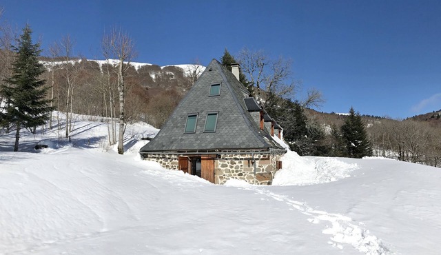 Prestigious residence, quiet and close to everything