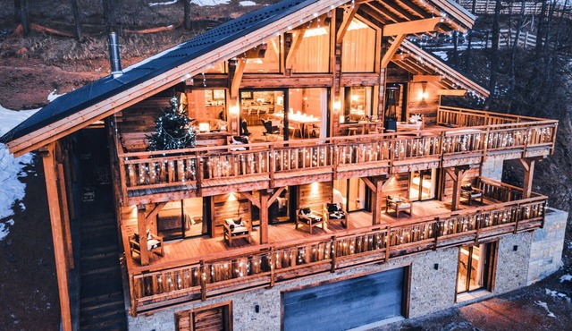 Prestigious chalet at the foot of the slopes