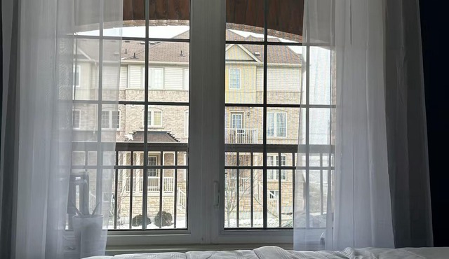 Prestigious One Bedroom in Ajax