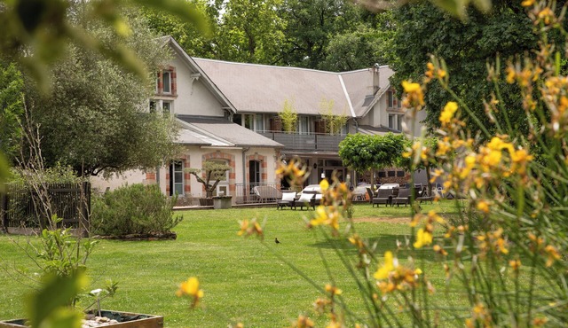 Prestigious residence for 30 people, swimming pool - large garden