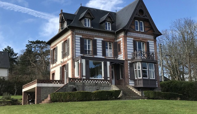 Prestigious seaside villa in Houlgate, 14km Deauville sea view for 14 p