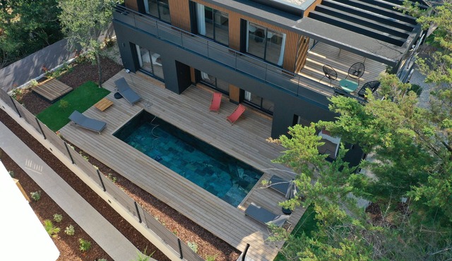 Prestigious Sunset 1&2 Villas, 2 heated swimming pools, sea view,16 pers