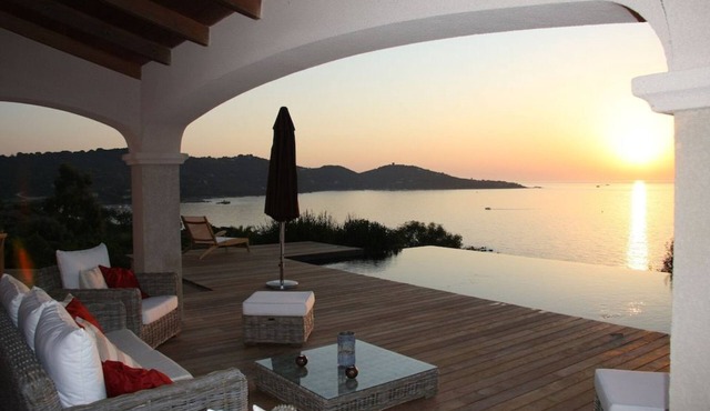 Prestigious villa with panoramic sea view for unforgettable vacations