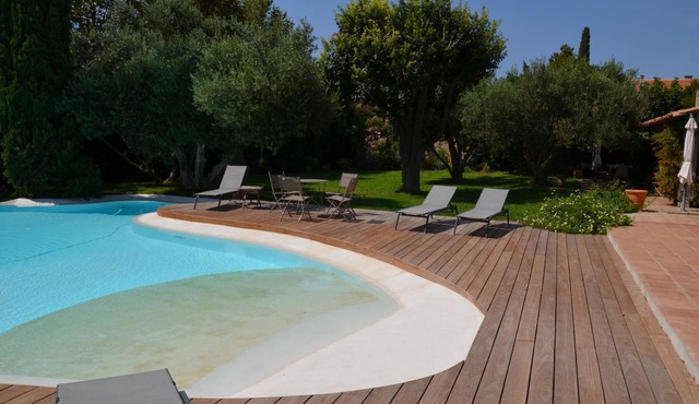 Prestigious villa in a haven of peace east of Marseille (St Barnabé)